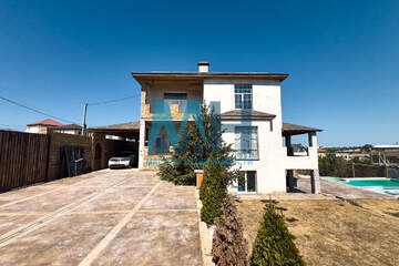 Дом, 409 м², 3 эт.