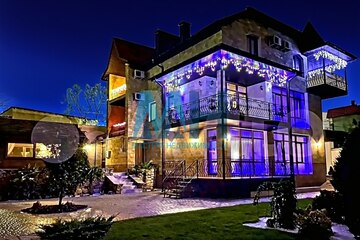 Дом, 300 м², 3 эт.