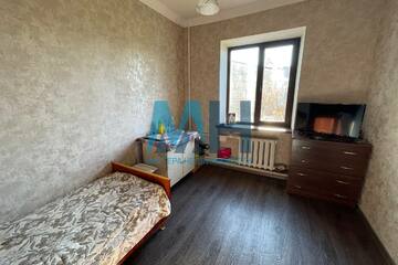 Комната, (всего 3 ком.), 11,5 м², 2/2 эт.