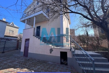 Дом, 218,6 м², 3 эт.