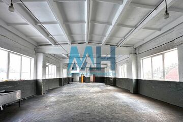 Помещение своб.назн., 1000 м², 1/2 эт.